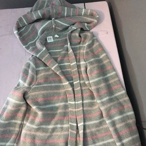 A color stripped cardigan